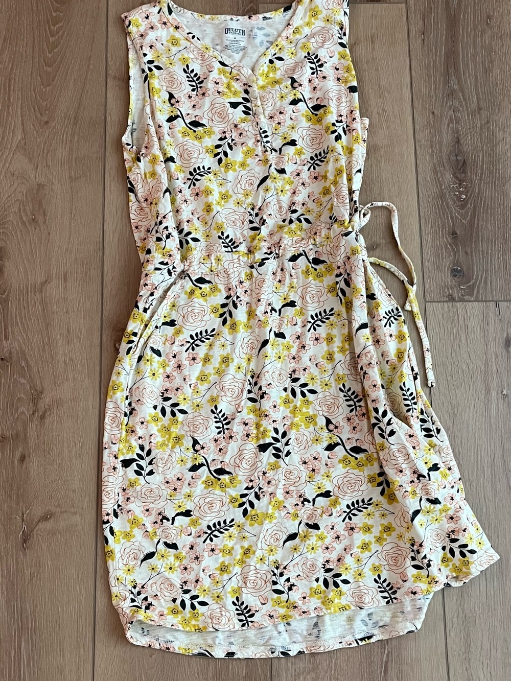 Duluth Trading Co Floral Sleeveless Tie-Waist Dress in White, Yellow & Pink